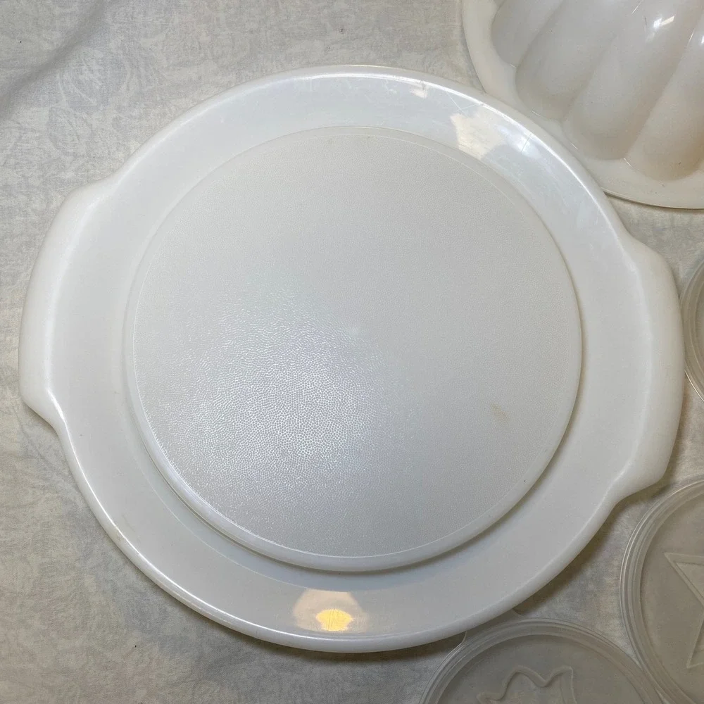 Vintage Tupperware Jel-N-Serve Mold 1204-4 Tray & 4‎ Decorative Seals Set